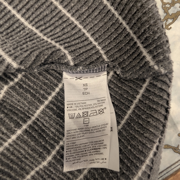 Striped Gray Sleeveless Dress - Picture 6 of 7